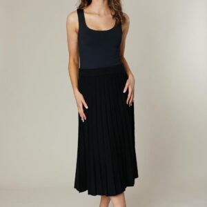 Jessica Graaf – Knit midi length pleat style skirt